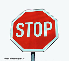 Bild zeigt ein Stopschild