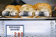 Fischbrötchen in der Auslage