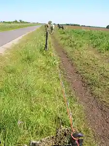 Unsachgemäße Einzäunung einer Pferdeweide